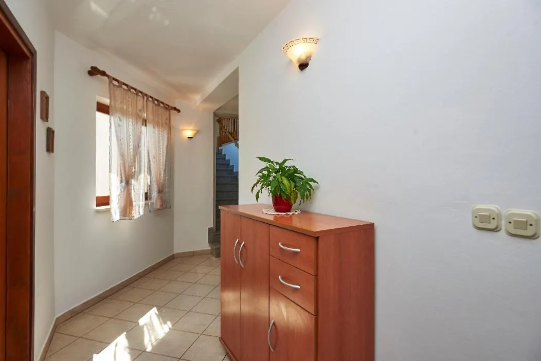 House Gordana For 6-8 Persons With New Jacuzzi And Swimming Pool Villa Liznjan