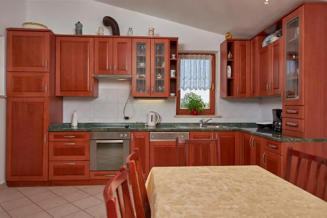 House Gordana For 6-8 Persons With New Jacuzzi And Swimming Pool Villa Liznjan