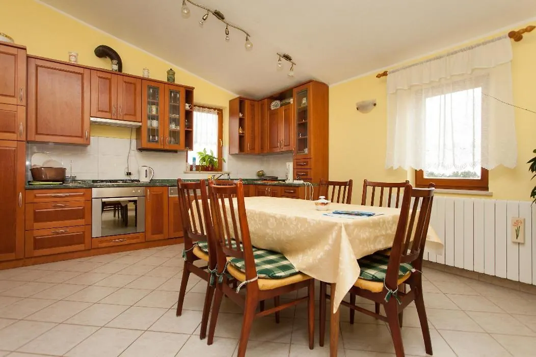 House Gordana For 6-8 Persons With New Jacuzzi And Swimming Pool Villa Liznjan