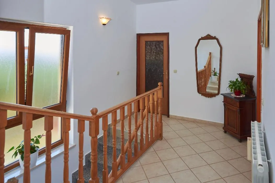 House Gordana For 6-8 Persons With New Jacuzzi And Swimming Pool Villa Liznjan Croatia